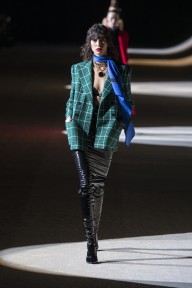 Look 10