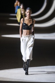 Look 16