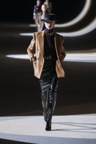 Look 32
