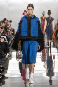 Look 18