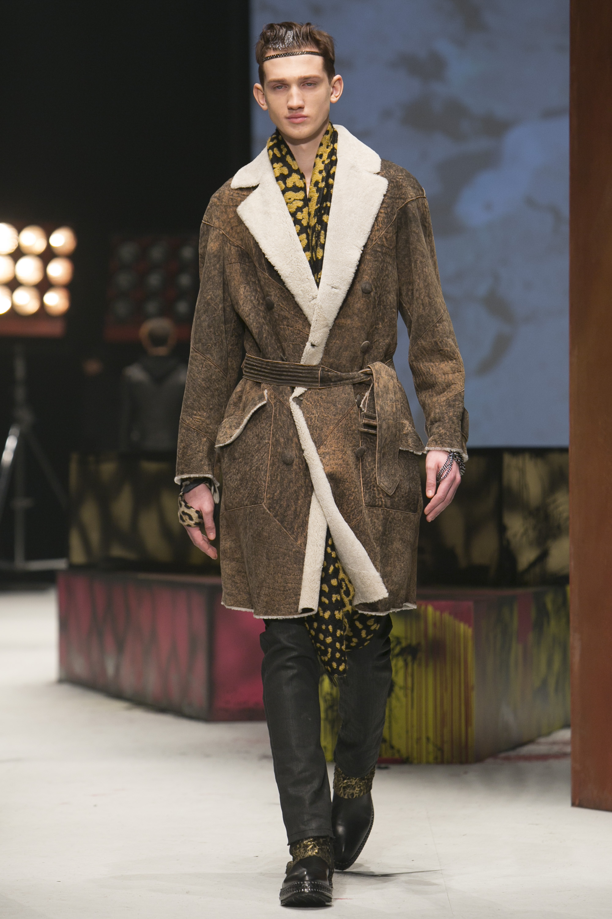 Look 11