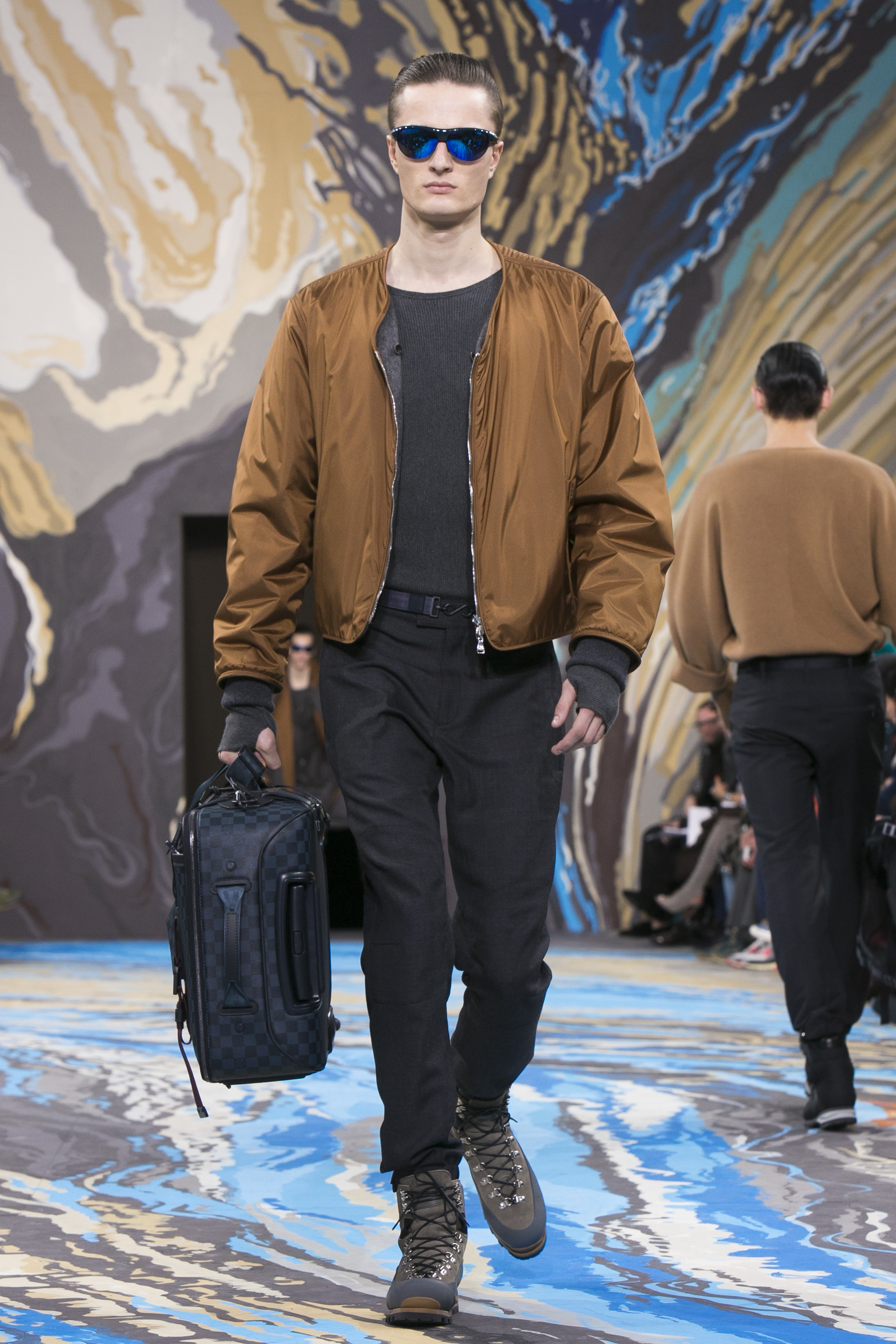 Look 18
