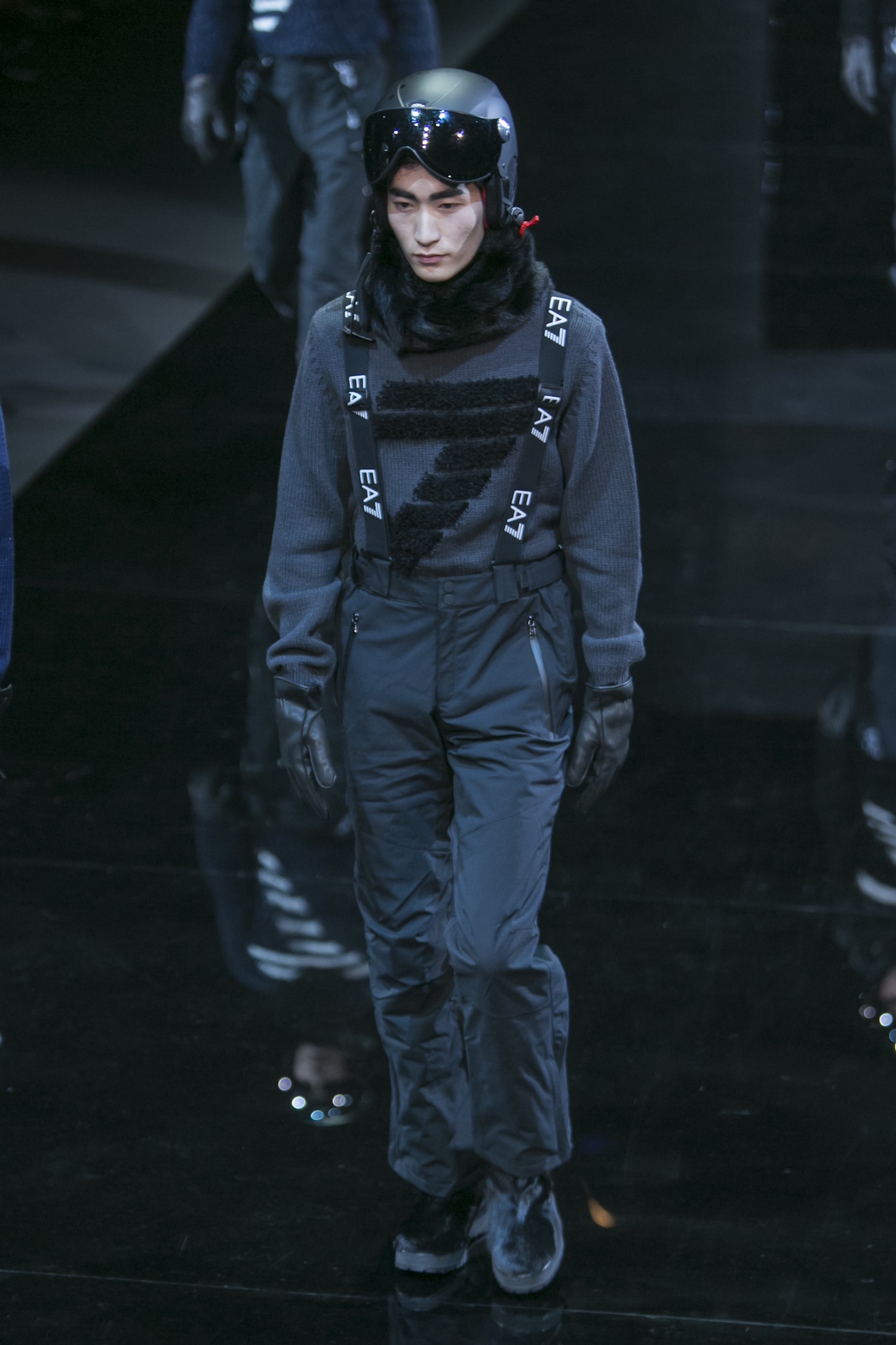 Look 18