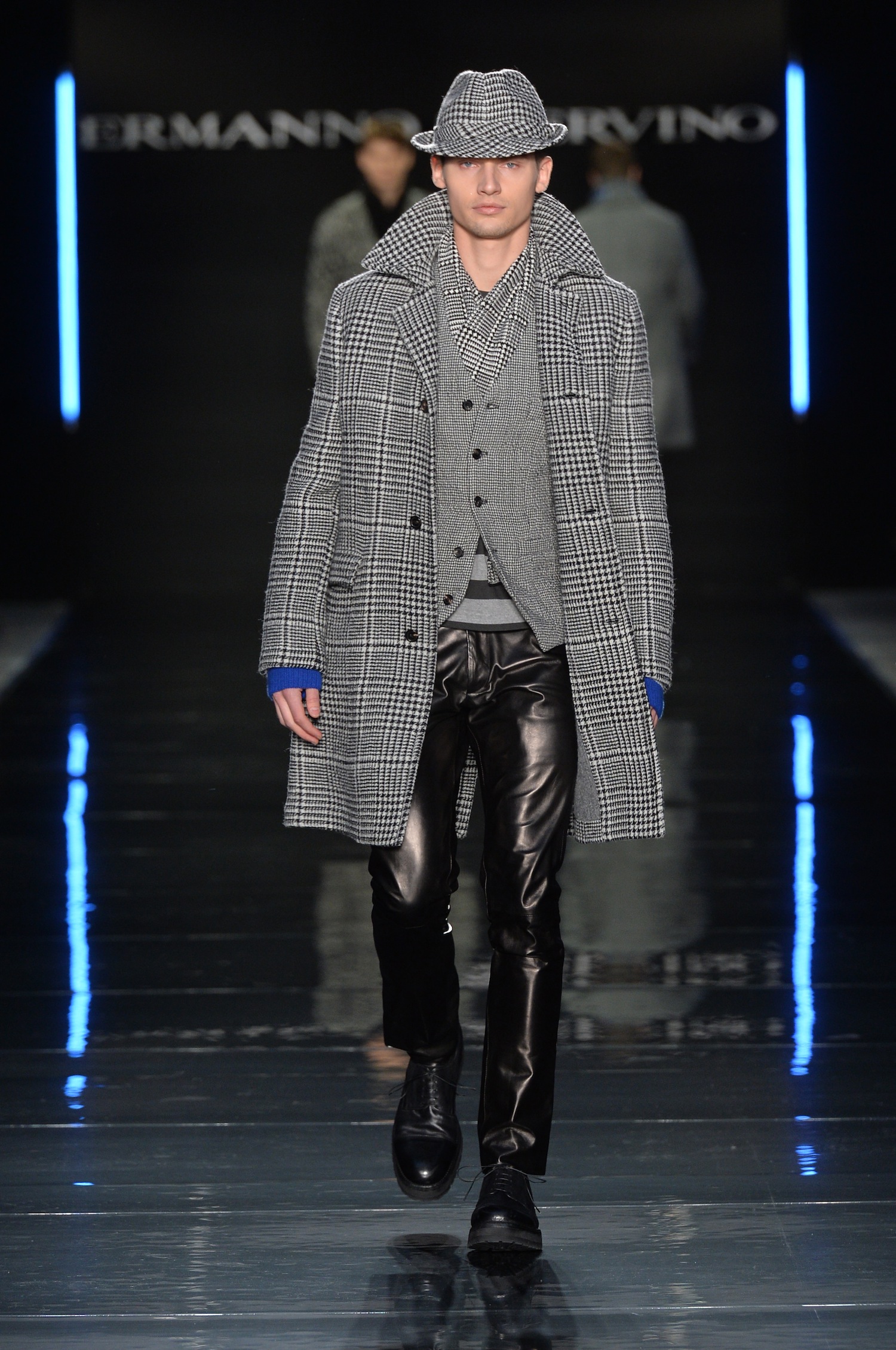 Look 18