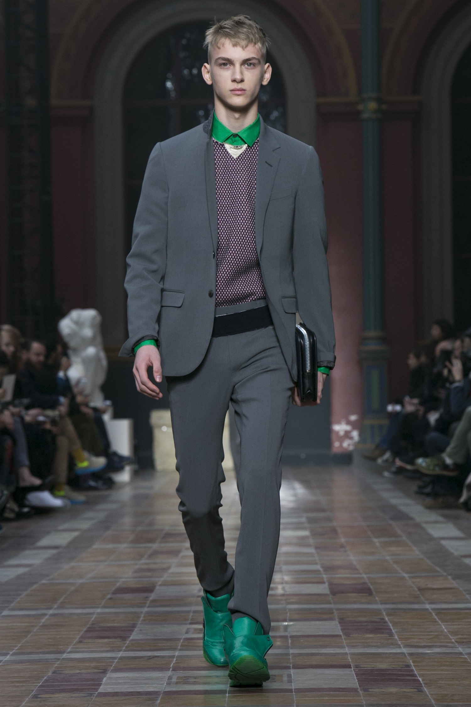 Look 18