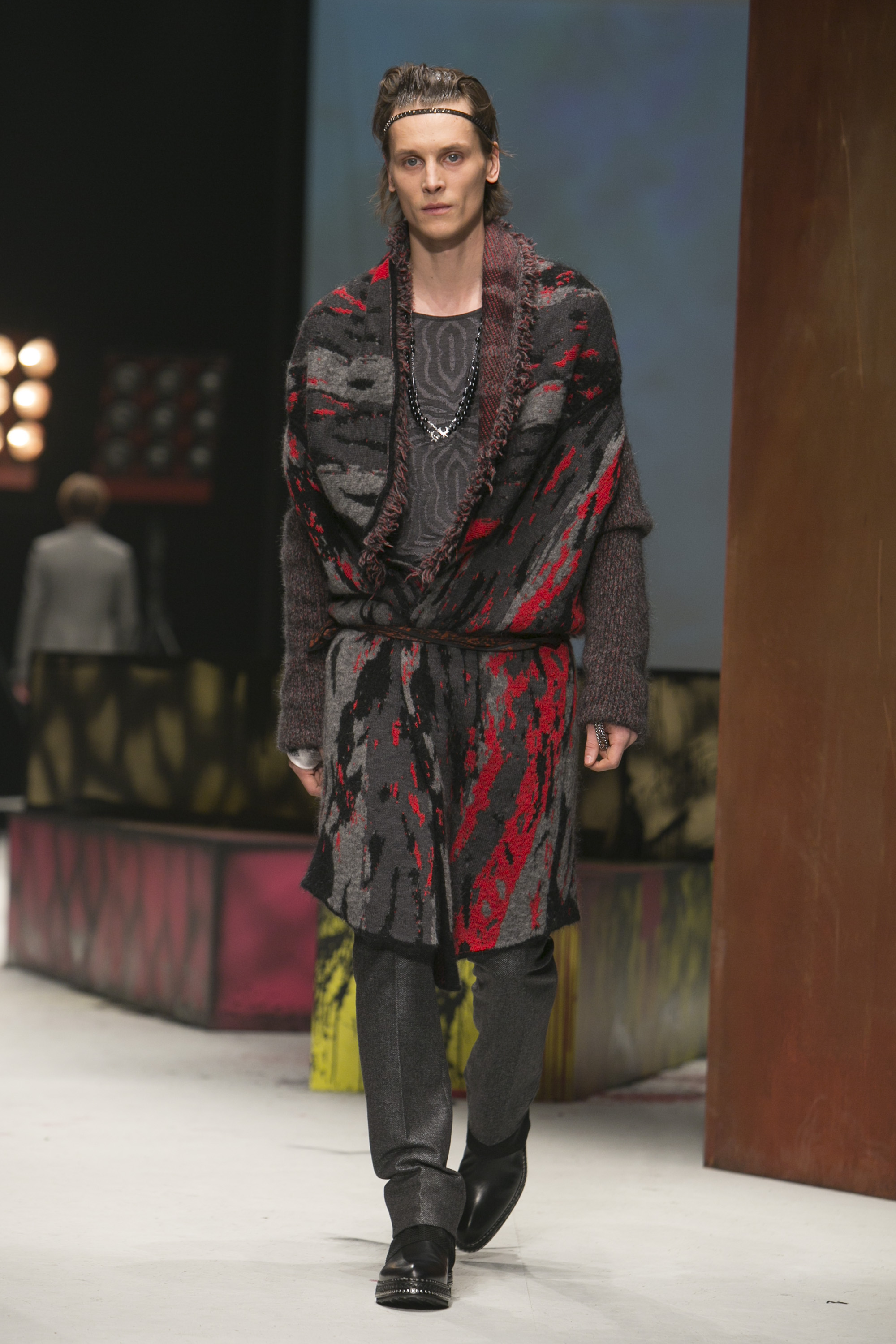 Look 18