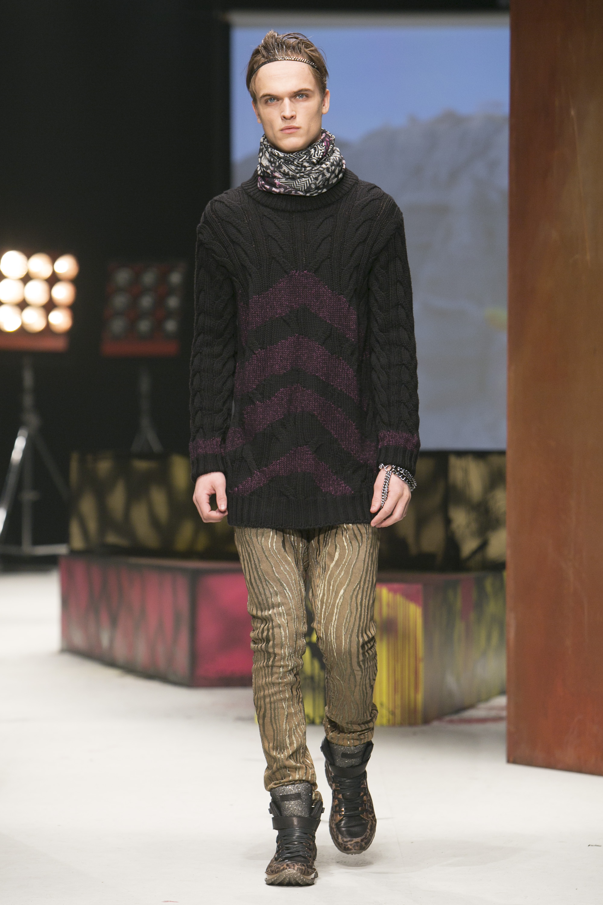 Look 24