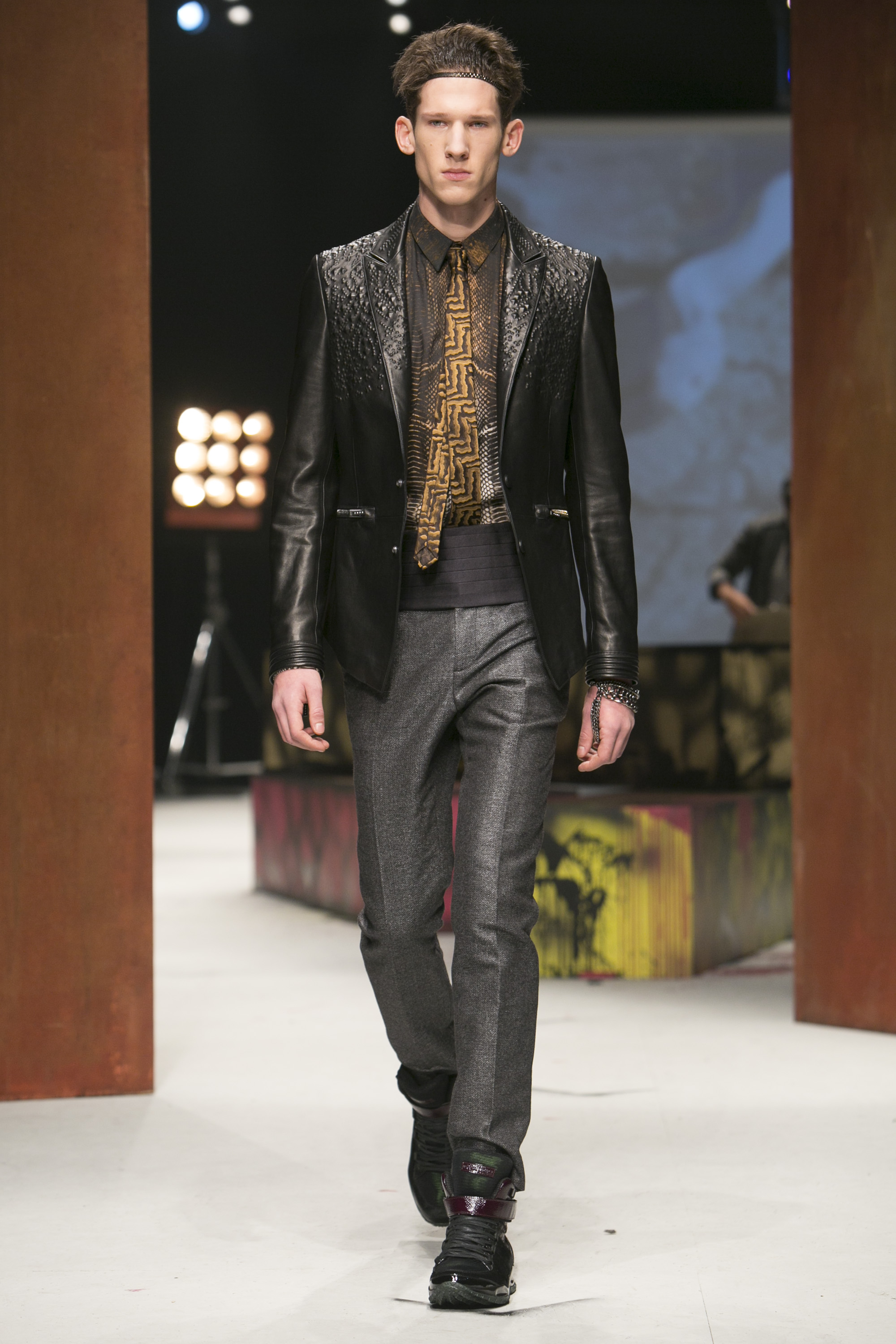 Look 27