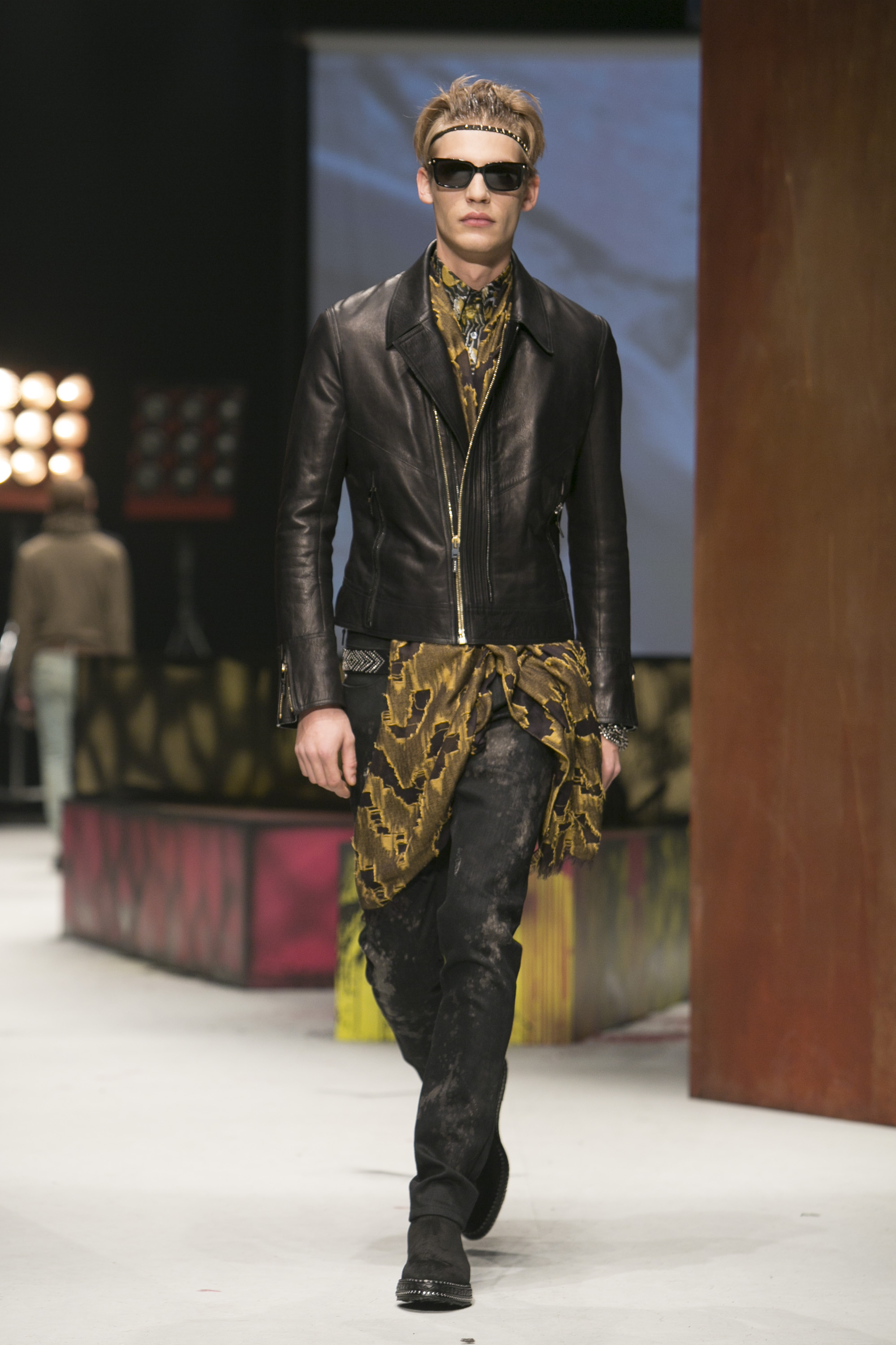 Look 29