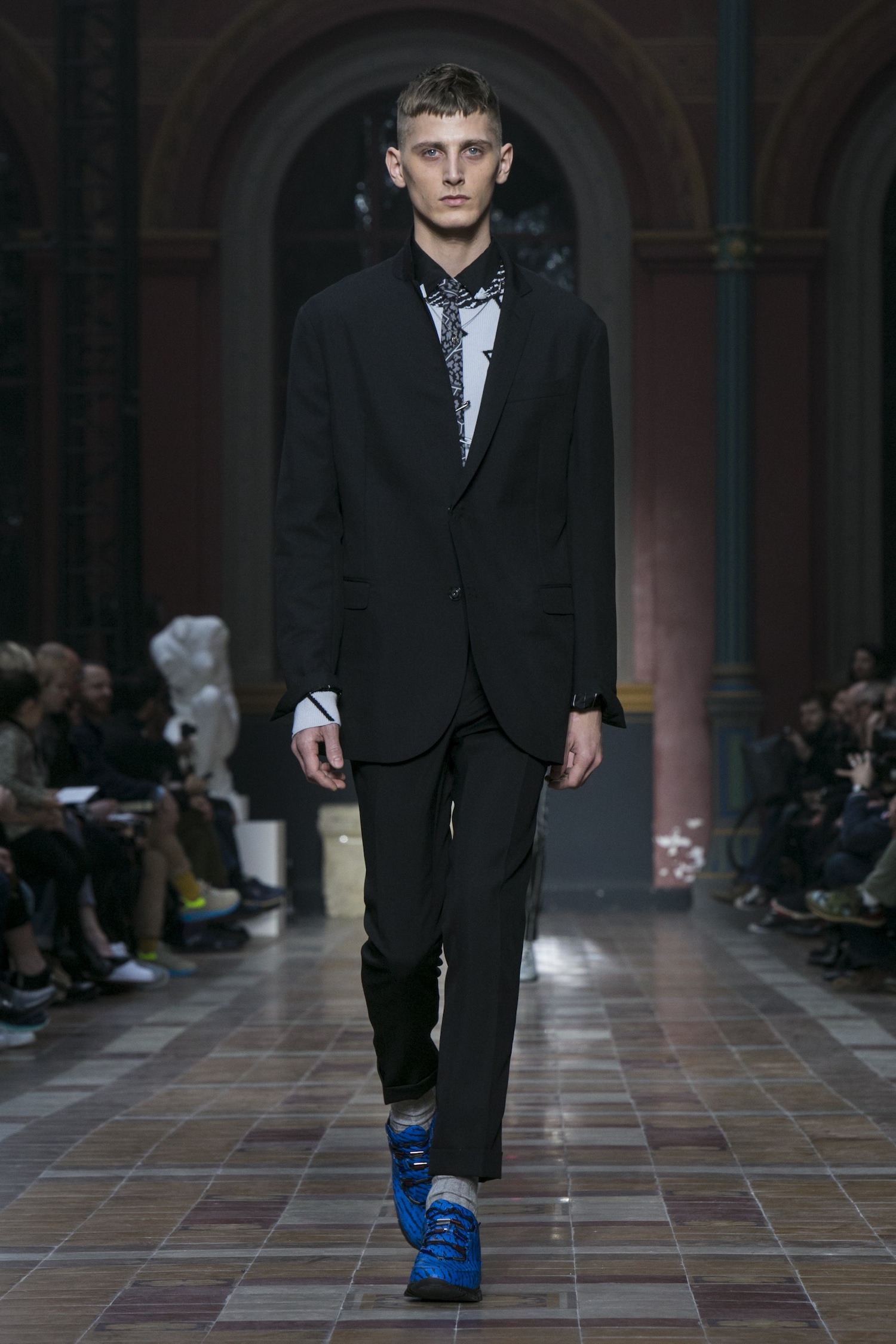 Look 30