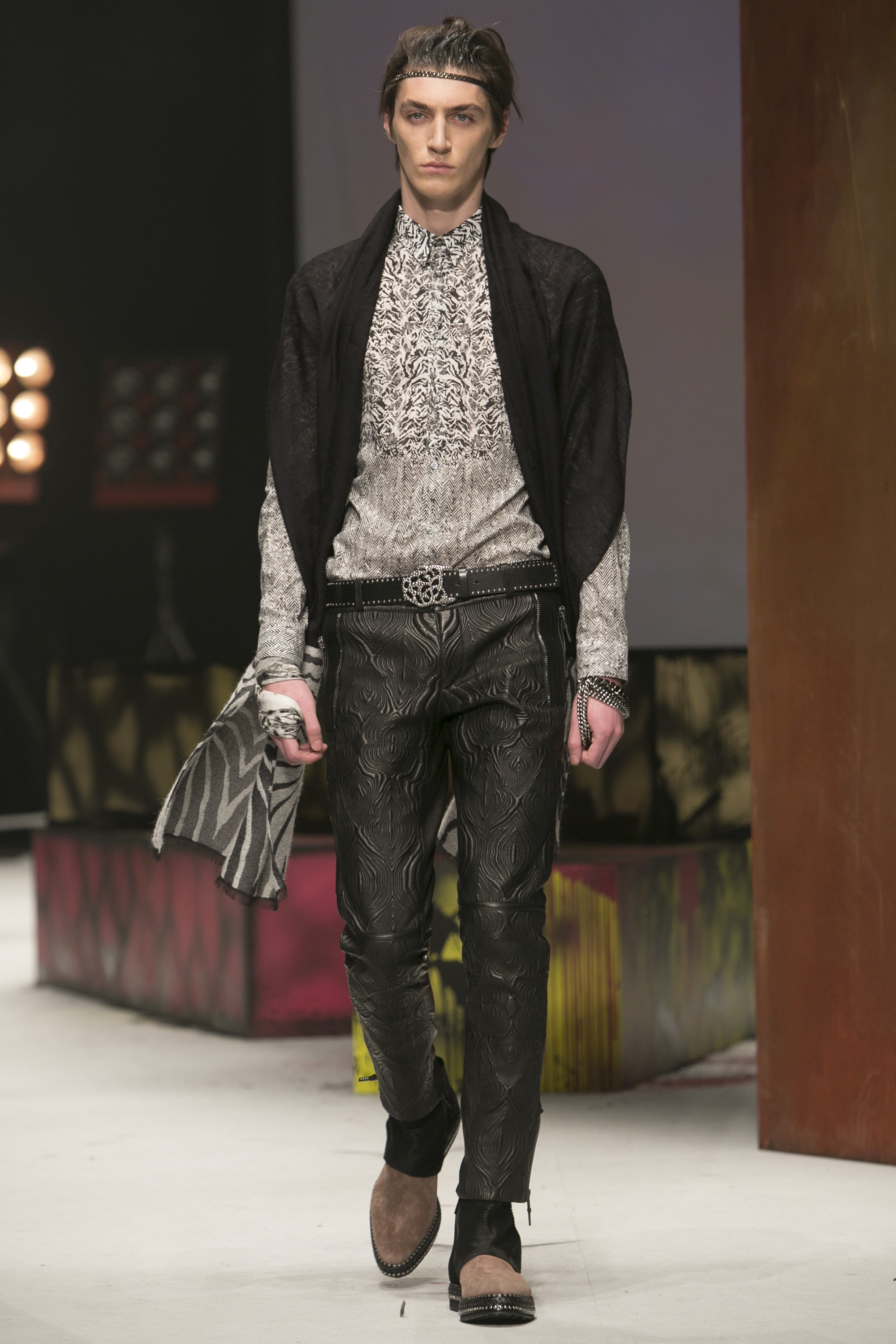 Look 5