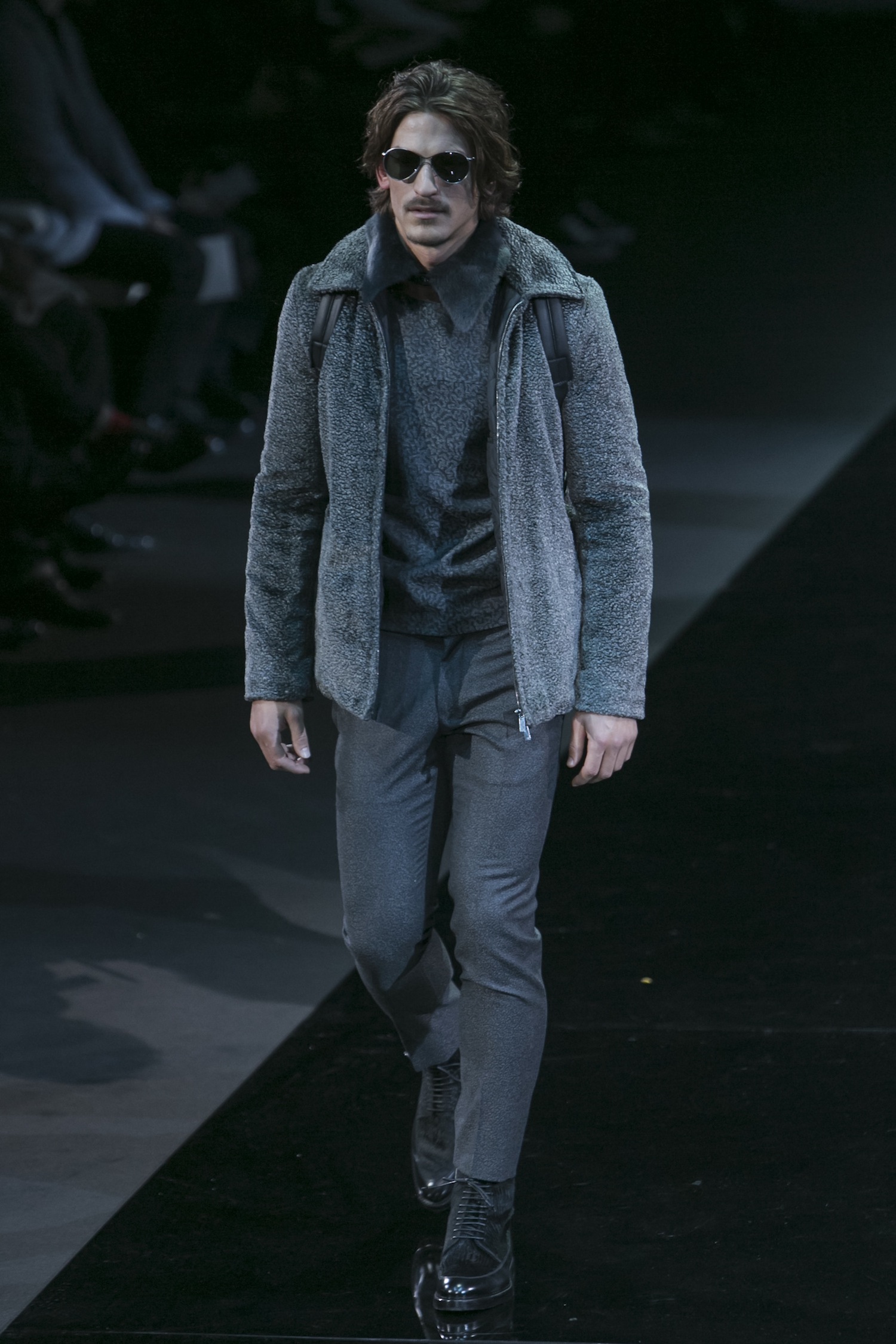 Look 60