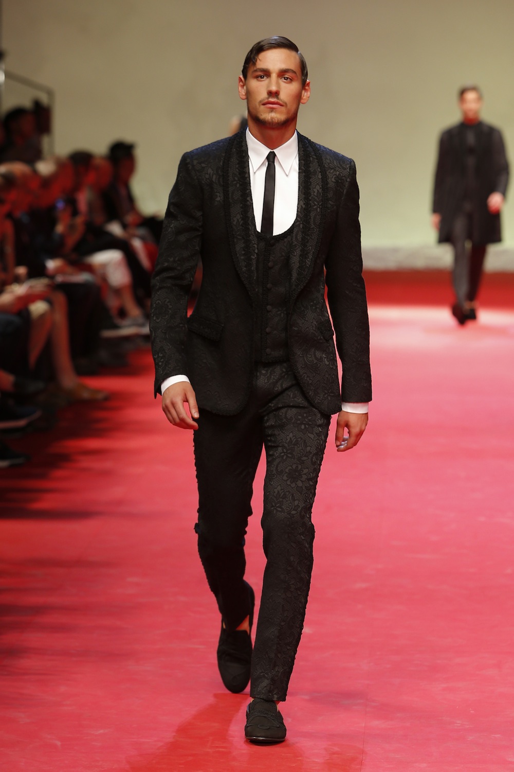 Look 15