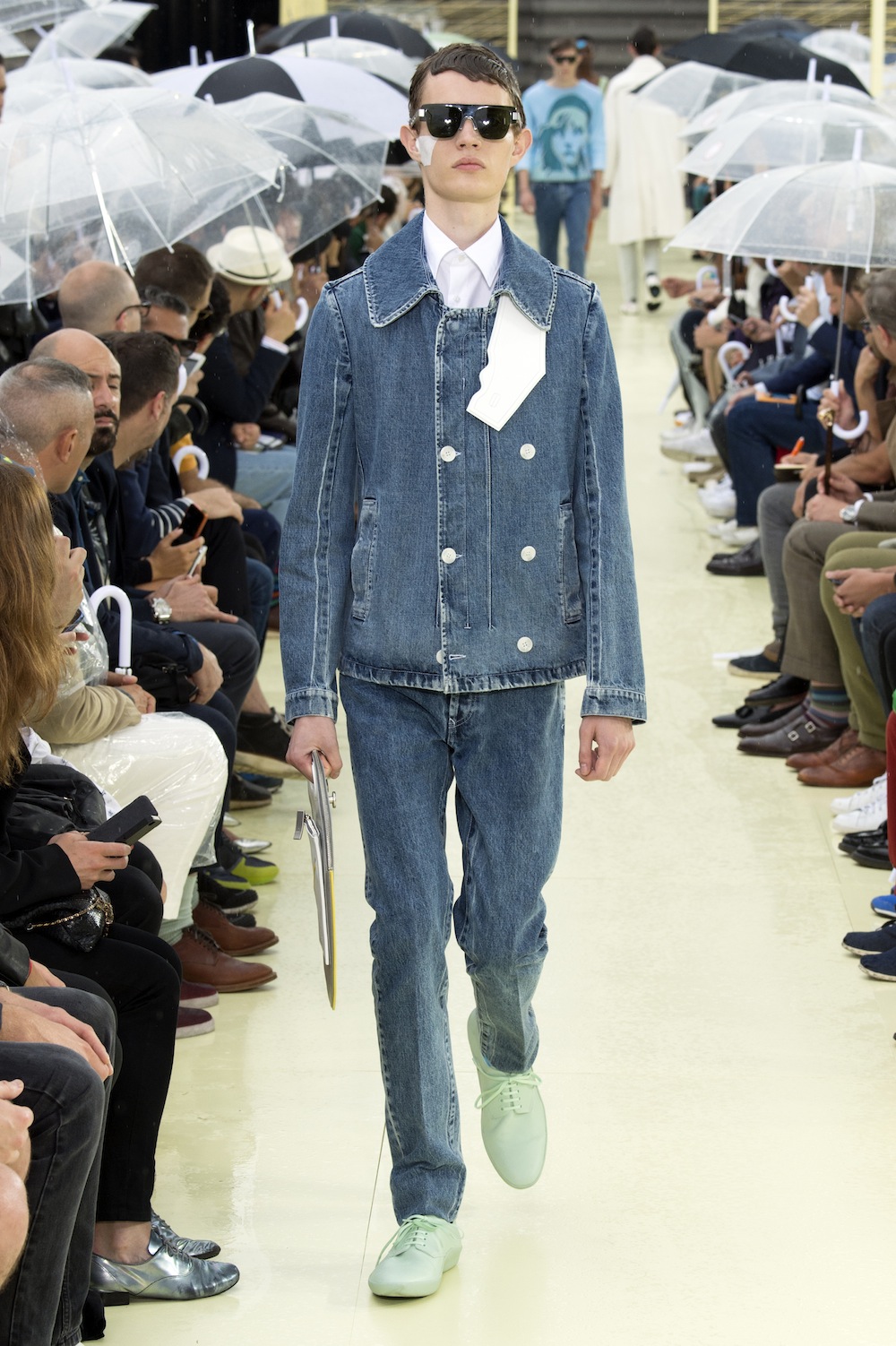 Look 18