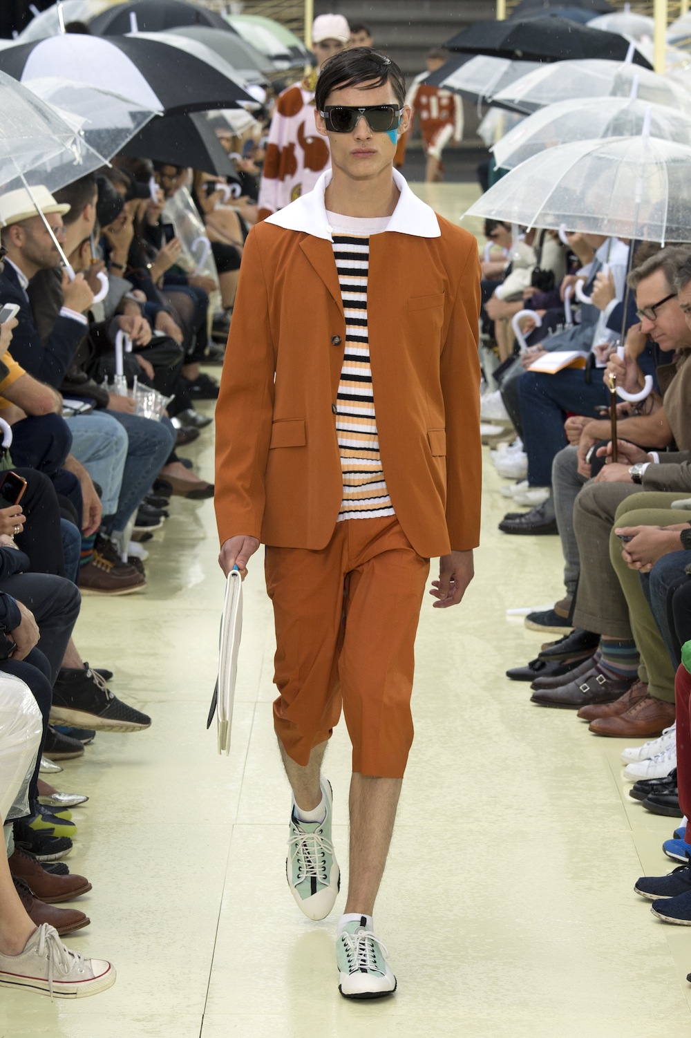 Look 25