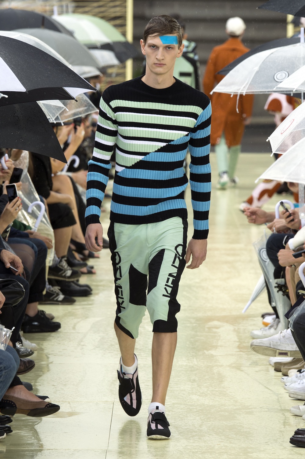 Look 30