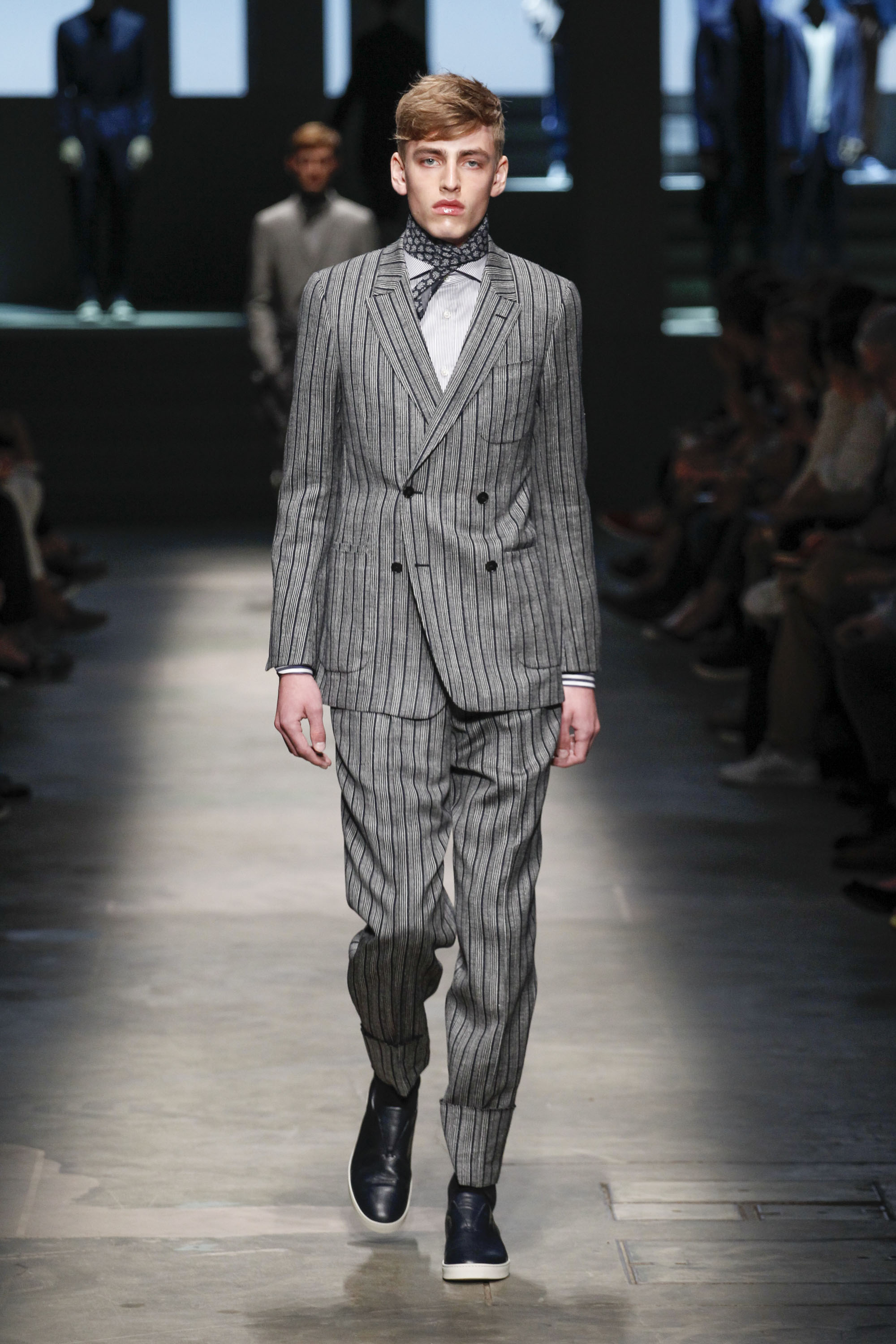 Look 18