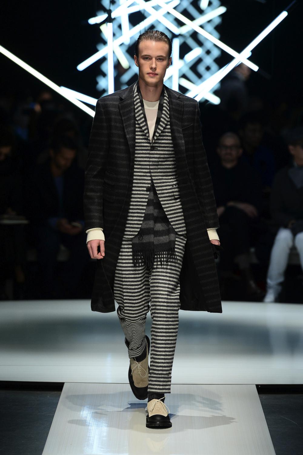 Look 3