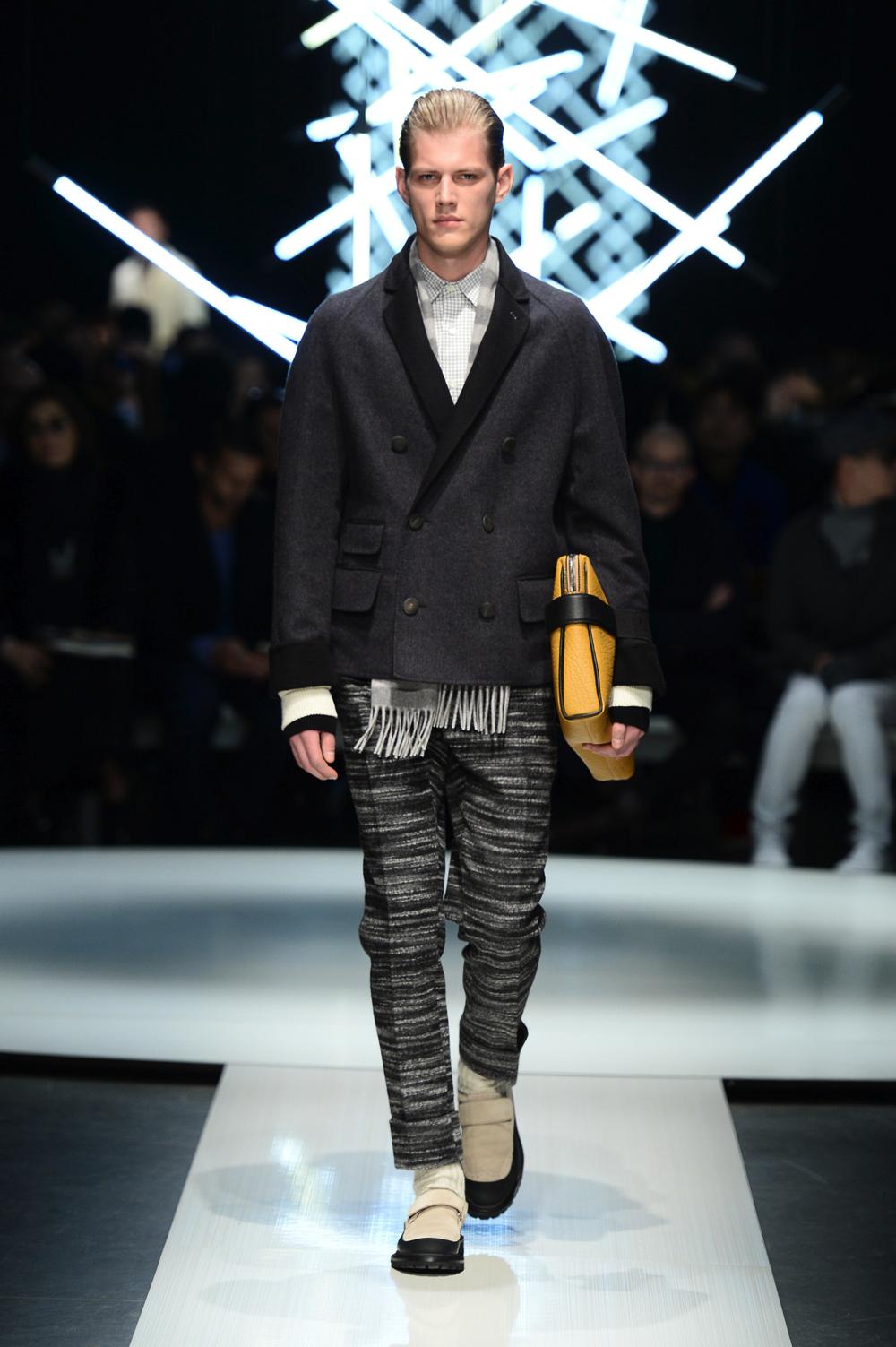 Look 15