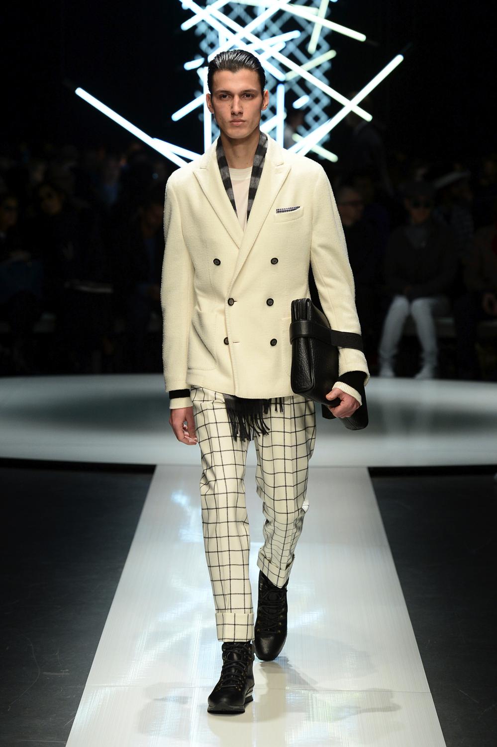 Look 18