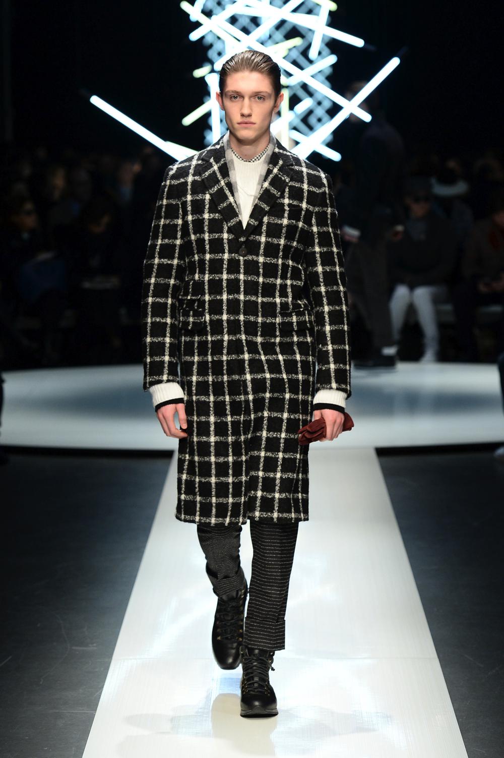 Look 25