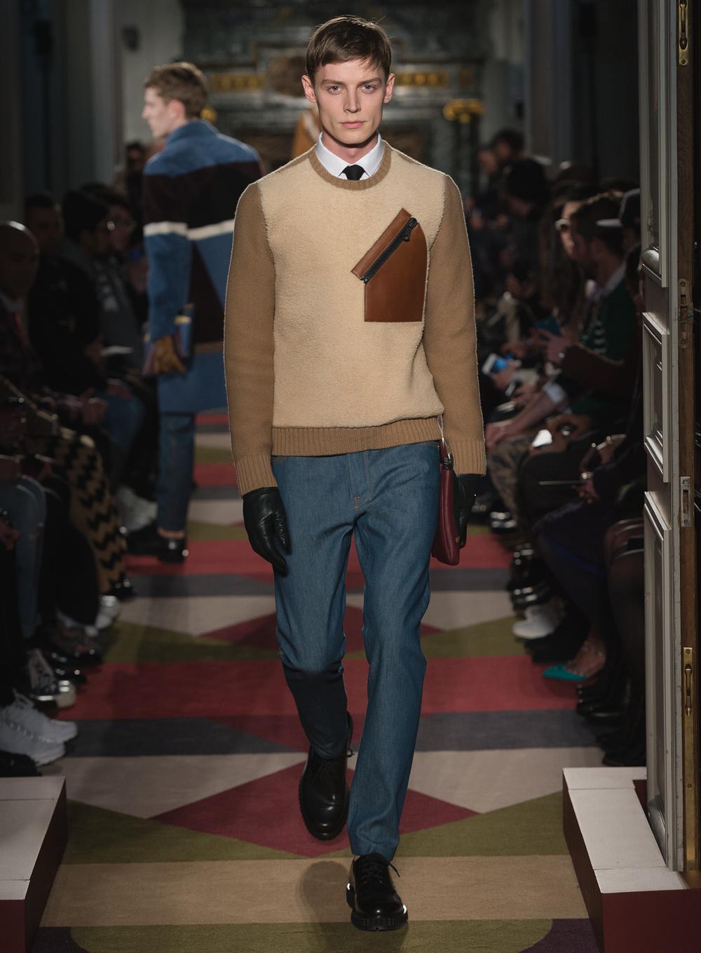 Look 16
