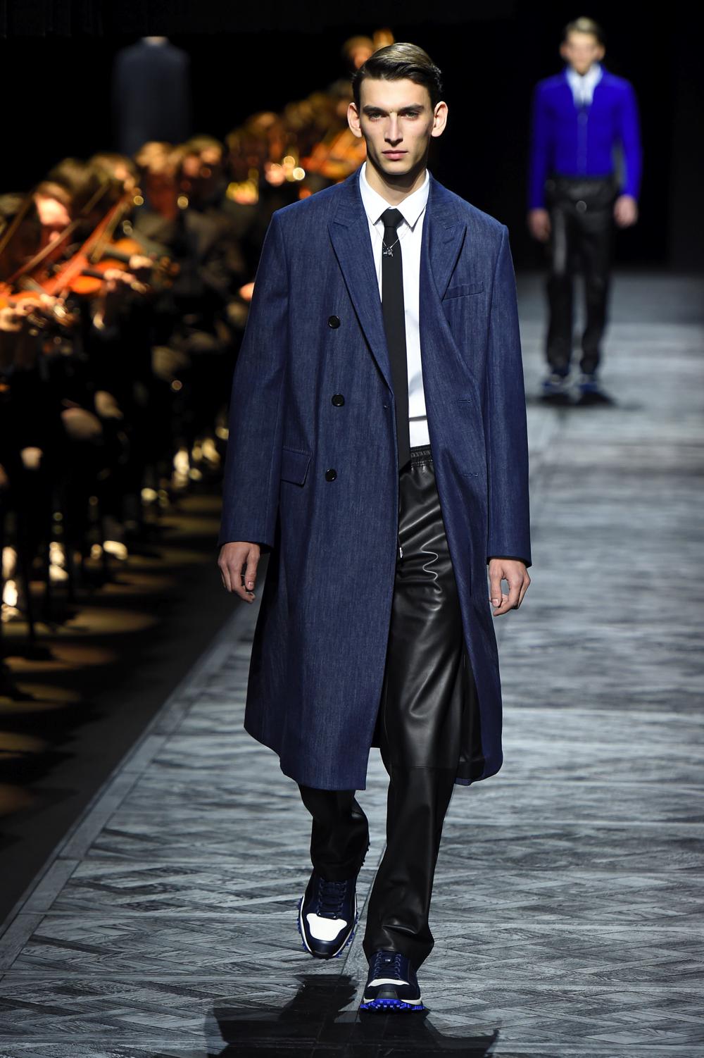 Look 15