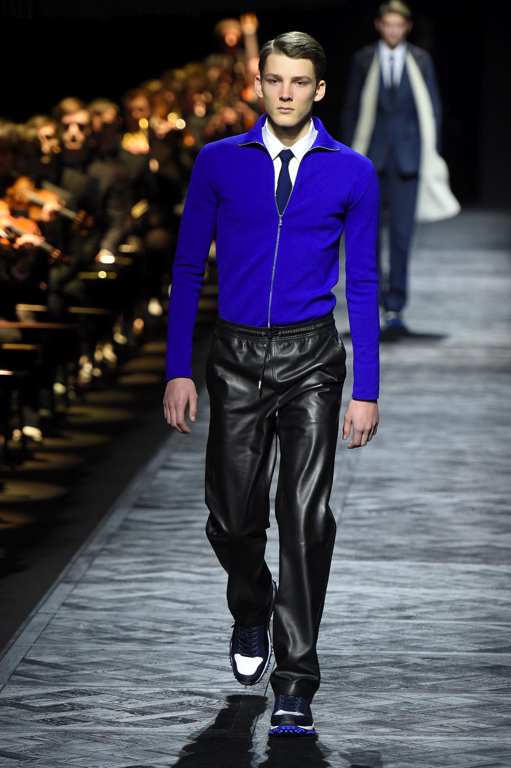 Look 16