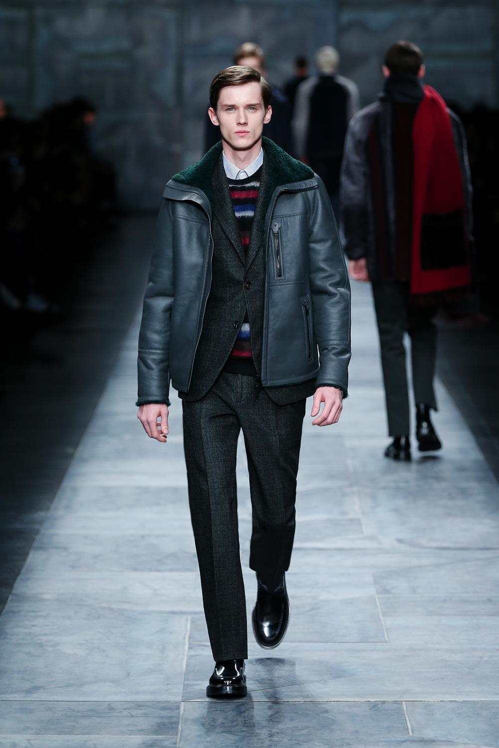 Look 30