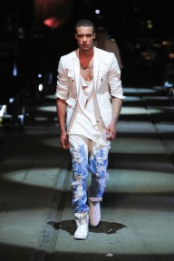 Look 18
