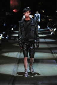 Look 16