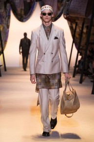 Look 10