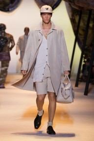 Look 16