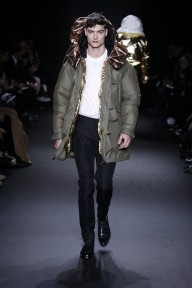 Look 32