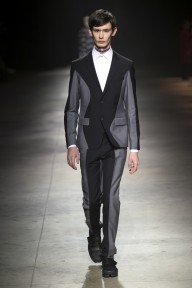 Look 16