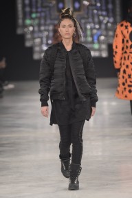 Look 19
