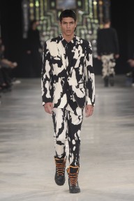 Look 24