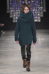 Look 32