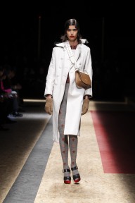 Look 16