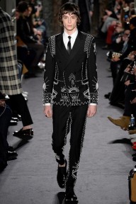 Look 16