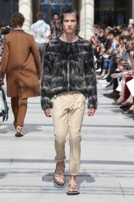 Look 16