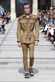 Look 32