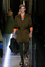 Look 18