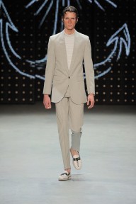 Look 19