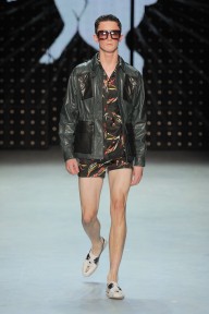 Look 15
