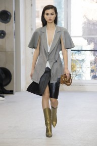 Look 16
