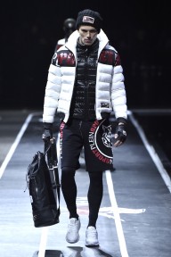 Look 16