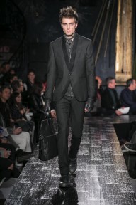Look 15