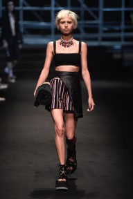 Look 32