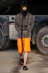 Look 18